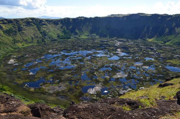 火山拉诺卡乌/拉诺kaol采用陶土,指已提到的人大的火山火山口采用拉帕岛英语字母表的第14个字母