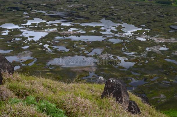 火山拉诺卡乌/拉诺kaol采用陶土,指已提到的人大的火山火山口采用拉帕岛英语字母表的第14个字母