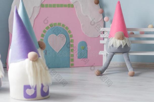 婴儿比赛房间装饰和玩具纺织品侏儒和房屋.closure关闭