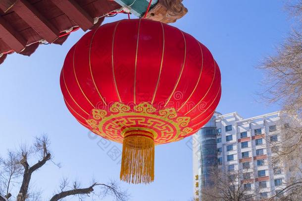 红色的圆形的<strong>中国</strong>人传统的纸灯笼灯暮色