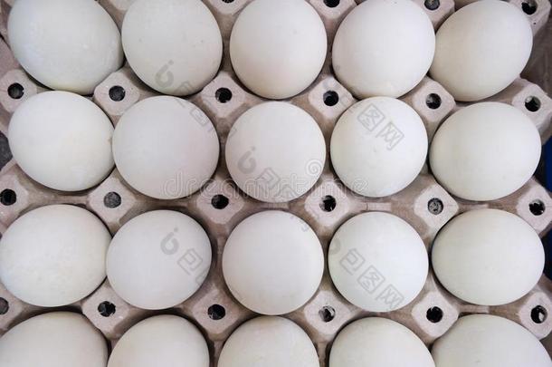盐腌的鸭子鸡蛋防腐的食物使在旁边浸鸭子鸡蛋s