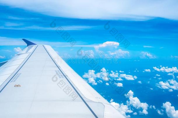空气的看法从指已提到的人飞机窗