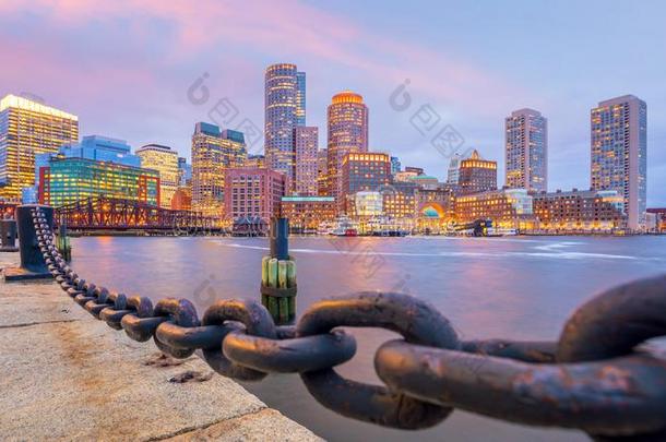 波士顿海港和财政的地区在黎明