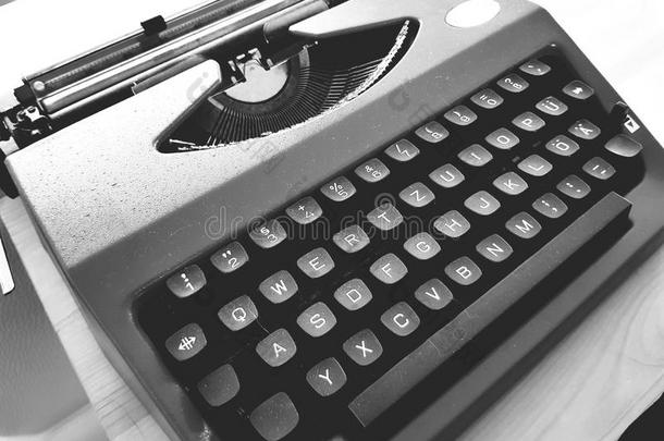老的机械的打字机