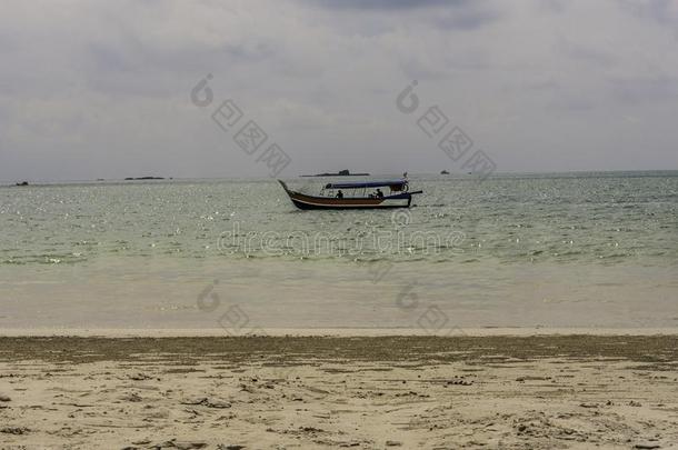 典型的小船乘向指已提到的人海滩审查<strong>制度</strong>浮罗交怡马来西亚