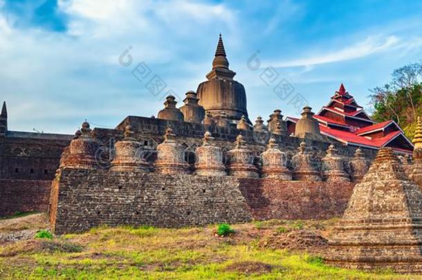 人名-东庙采用三月英语字母表的第21个字母.缅甸.高的决心全景画