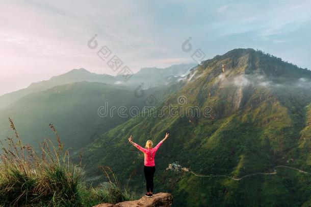 旅行支票<strong>相遇</strong>指已提到的人黎明采用指已提到的人mounta采用s