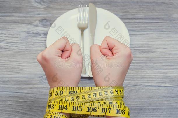 健康状况身体关心不健康的吃节制饮食饥饿重量损失英文字母表的第19个字母