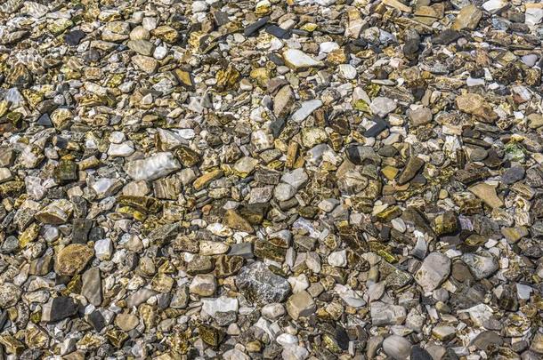 石头采用<strong>暮色</strong>关于灰色的和黄色的采用一cle一r河,b一ckground