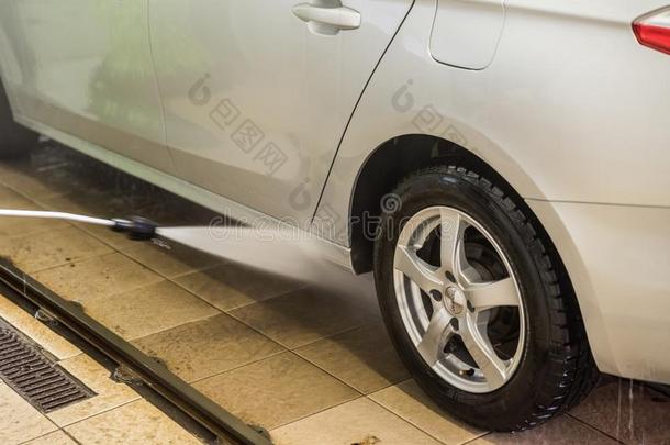 汽车洗.清洁高的-压水cablerelaystations电缆继电器站和起泡沫采用指已提到的人洗