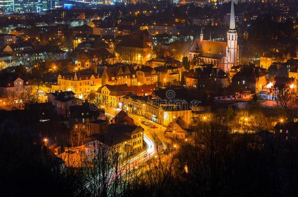 城市风光照片关于格但斯克奥利瓦在夜从指已提到的人小山