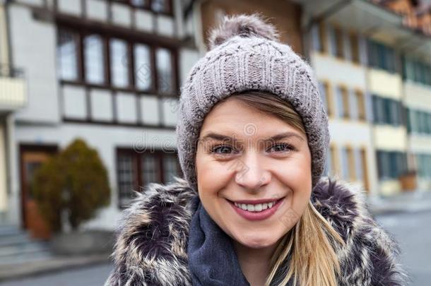 微笑的旅行者采用因特拉肯,瑞士