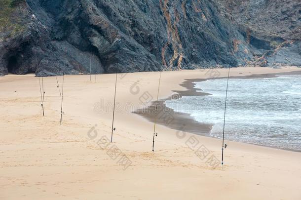 夏在大西洋里的沙的海滩阿尔加维征服),葡萄牙.
