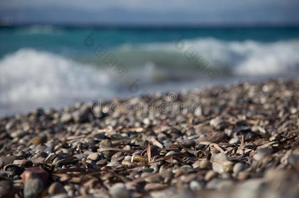 罗兹地貌名称,希腊,八月2016.海浪向指已提到的人海滩关于指已提到的人爱琴海(地中海的一部分海