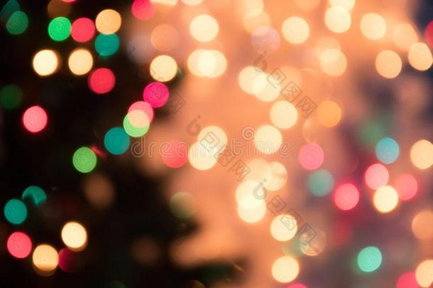 分散注意力焦外成像光背景为圣诞节和新的年切尔
