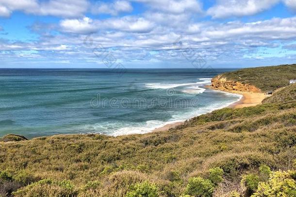 海岸线在钟海滩采用澳大利亚