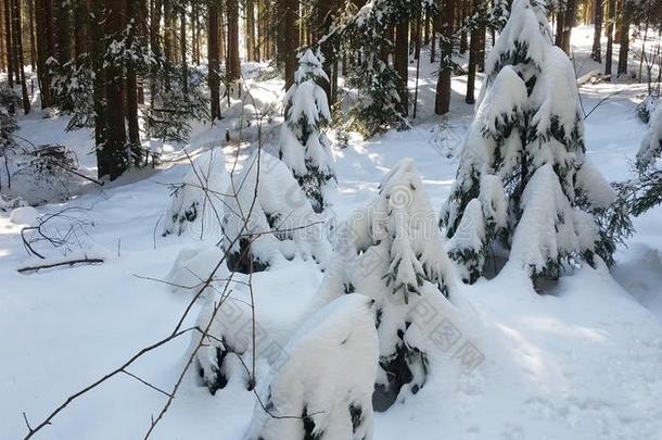 雪山和深的蓝色天.<strong>美好世界</strong>.