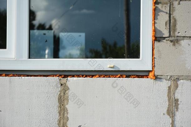 安装房屋polyvinylchloride聚氯乙烯窗和隔离为房屋能量scienceactivitiesforthevisuall