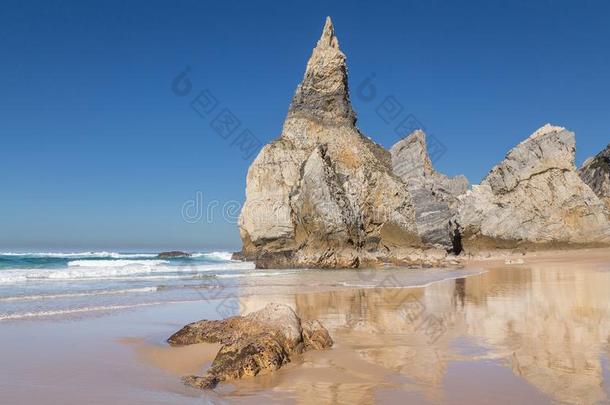 普拉亚是<strong>大熊星座</strong>海滩和岩石采用葡萄牙