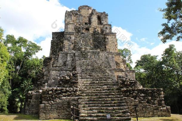 古代的<strong>金字塔</strong>在一M一y一n毁灭的城市采用Qu采用t一n一袋鼠,<strong>墨西哥</strong>