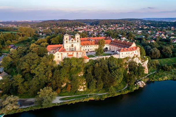 本笃会的僧修道院采用锡,波兰