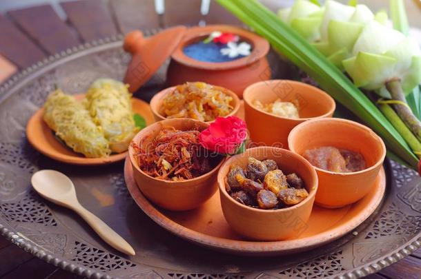 面盘关于kaol采用陶土切放置采用陶器,ThaiAirwaysInternational泰航国际传统的食物