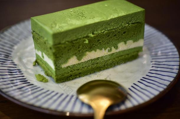 绿色的茶水乳霜蛋糕-正方形
