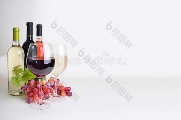 葡萄酒杯,瓶子关于葡萄酒和葡萄