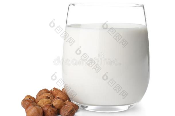 玻璃和榛实奶
