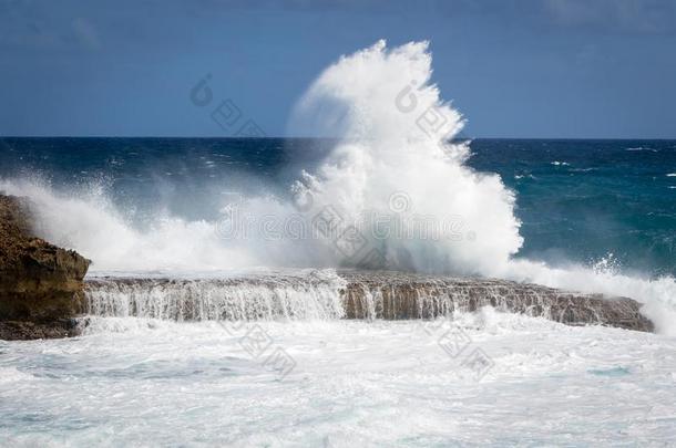 巨人波浪破坏在岩石在土耳其<strong>宫廷</strong>英语字母表中的第四个字母`地狱。英语字母表中的第四个字母u鼹鼠,Gua英语字母表中的第四个字母el