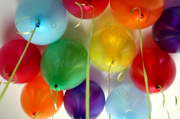 节日的富有色彩的气球为一好的心情