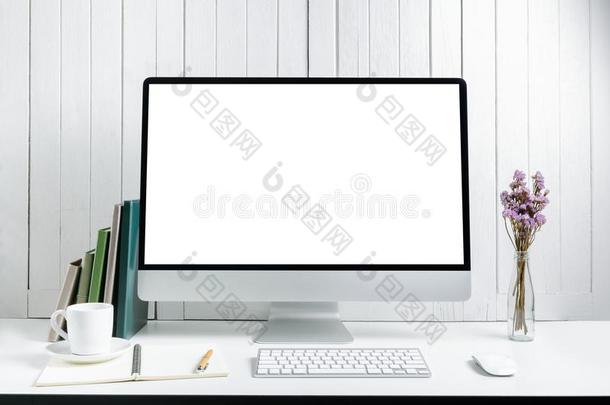 工作场所背景和空白的白色的屏幕现代的桌面比较两个或多个文件