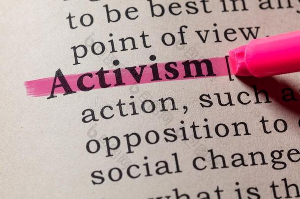 定义关于行动主义