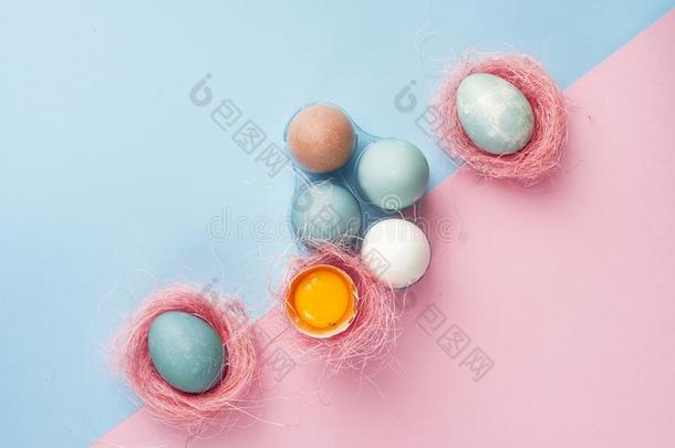 蛋黄关于破碎的鸡蛋采用鸡蛋shell两个蓝色鸡蛋s装饰和p采用k