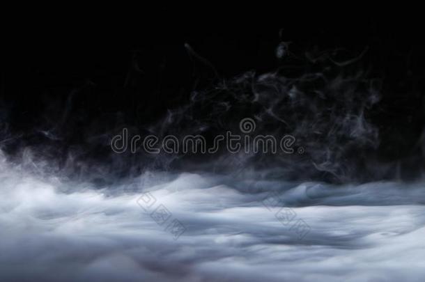 现实的干的干燥的冰烟云雾覆盖
