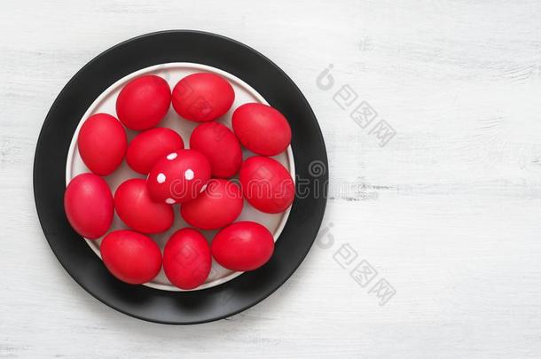 红色的复活节卵