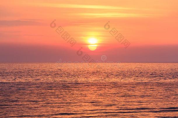 夏日出海景画看法从季末海滩加格诺佩宁苏