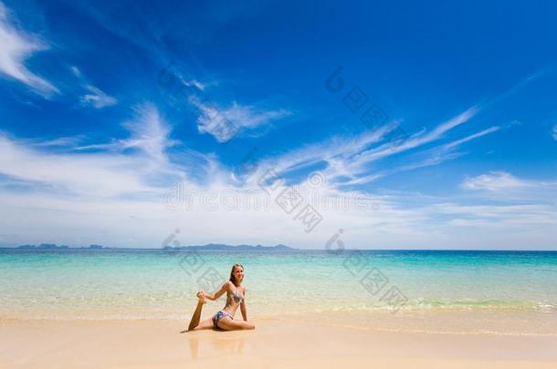瑜伽向热带的ThaiAirwaysInternational泰航国际海滩