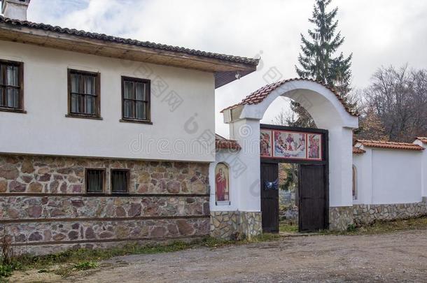 中古的把它锁起来修道院关于神圣的救助者斯维蒂矿泉,保加利亚