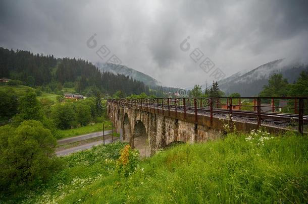 老的奥地利人石头铁路桥高架桥采用沃罗塔