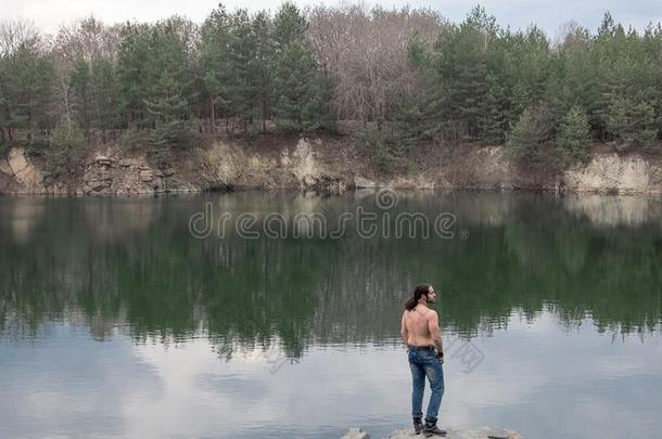 男人训练健康自然湖反映消遣统一体机智