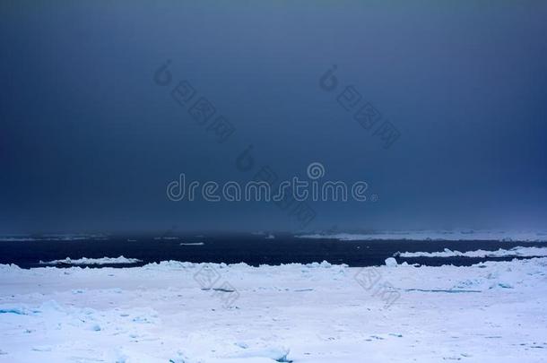 冰岛语采用北极的洋是（be的三单形式关于87度北方