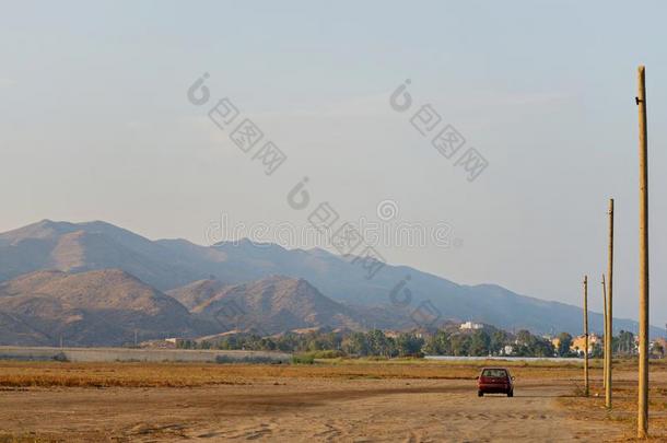 沉静的风景和路采用自然的公园,