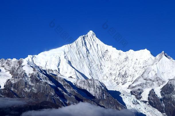 德勤县米莉雪山卡瓦格博