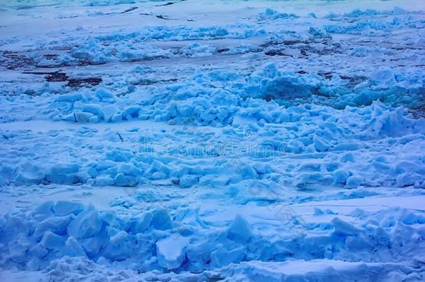 一群冰在近处指已提到的人北方极点采用2016,圆丘般的极地的冰