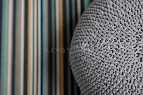 巨人灰色枕头羊毛制的愈合向有条纹的<strong>地毯卧室</strong>.强度