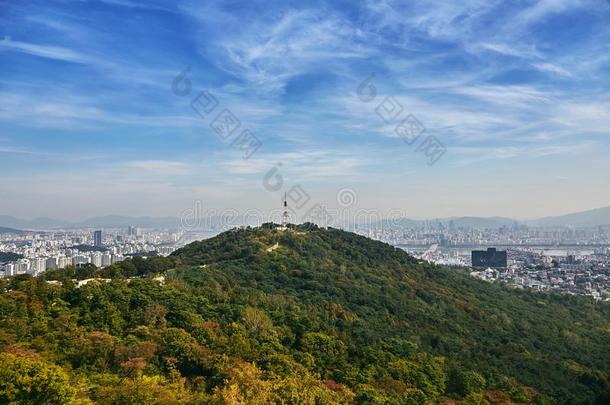 首尔城市风光照片,指已提到的人无线<strong>电塔</strong>向指已提到的人山和首尔下