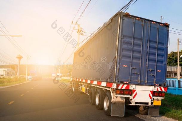 容器货车逻辑的在旁边货物货车向指已提到的人路