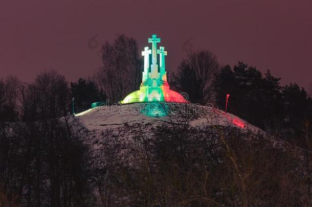 城镇过道正方形在夜,维尔纽斯,立陶宛