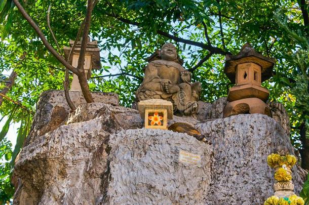 石头纪念碑采用泰国或高棉的佛教寺或僧院苏<strong>塔</strong>特佛教徒庙,<strong>扇</strong>形棕榈细纤维